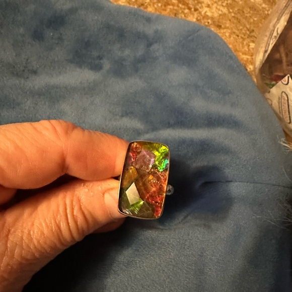 Ammolite and quartz doublet Gemstone Ring.  Comes with heart shaped box - Picture 12 of 12